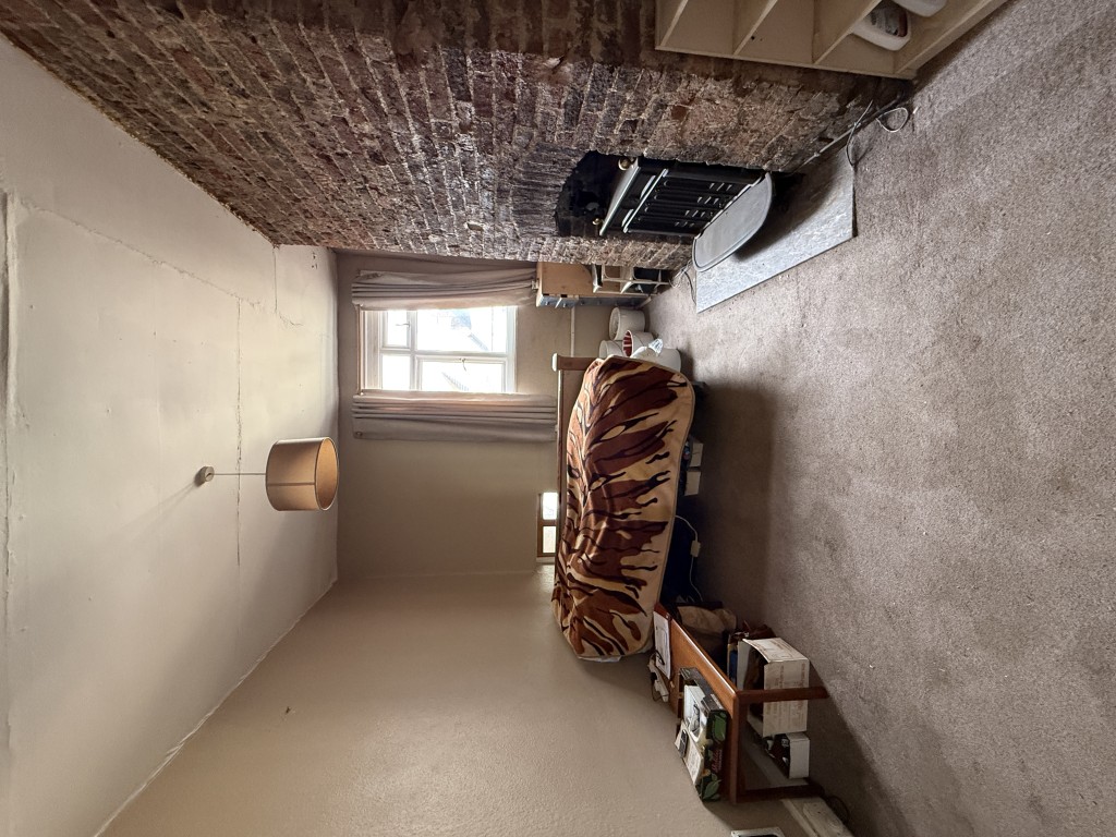 Lot: 44 - MIXED RESIDENTIAL AND COMMERCIAL BUILDING WITH POTENTIAL - View of reception room with stair case approaching room